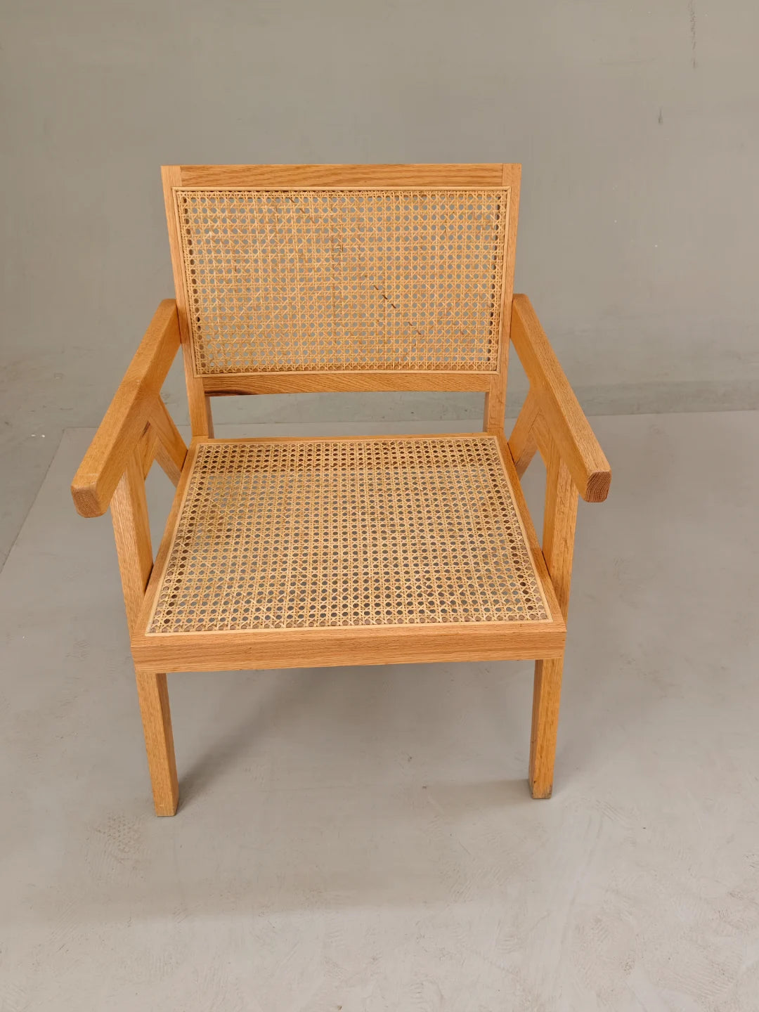 AS12 sculptural rounded accent stool