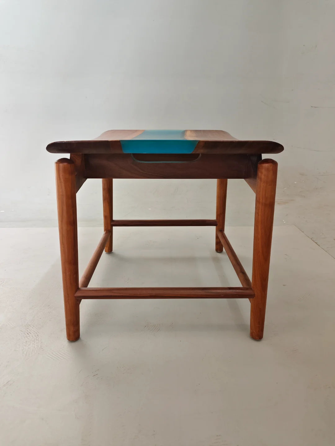 BN08 wide slab solid wood bench