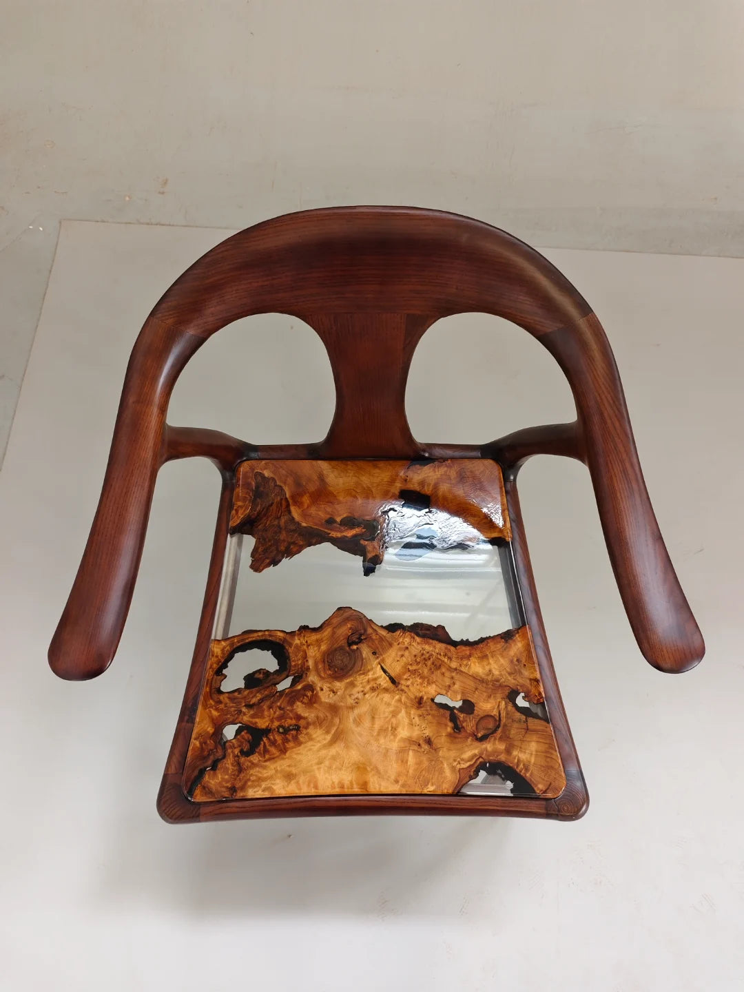CH24 rounded back solid wood chair