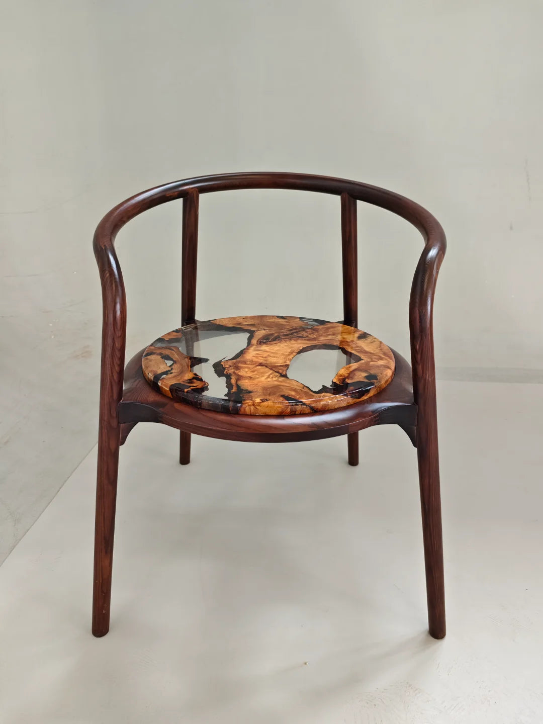 CH27 rounded shoulder solid wood armchair