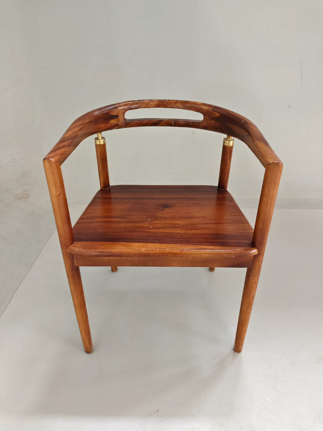 CH29 soft curve solid wood chair