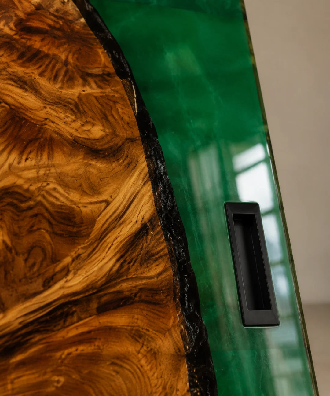Emerald Divide Emerald Green Epoxy Sliding Door DR02