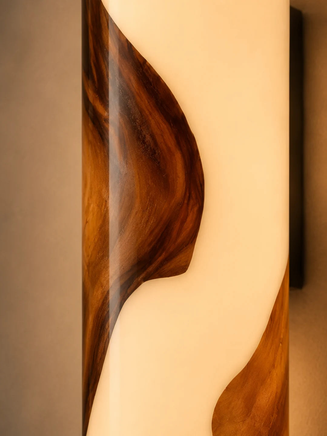 White Ribbon Pearl White Epoxy Wall Lamp LP07