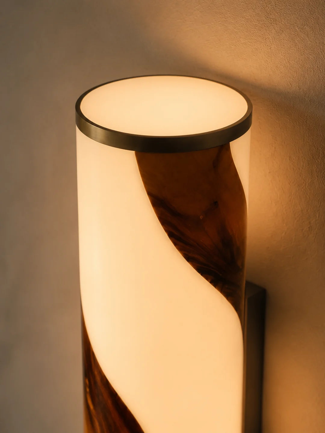 White Ribbon Pearl White Epoxy Wall Lamp LP07