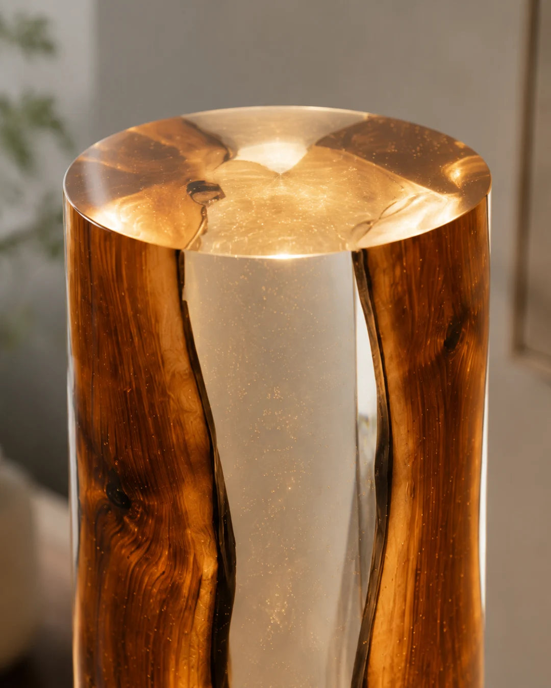 Amber Split Clear Amber Epoxy Table Lamp LP08