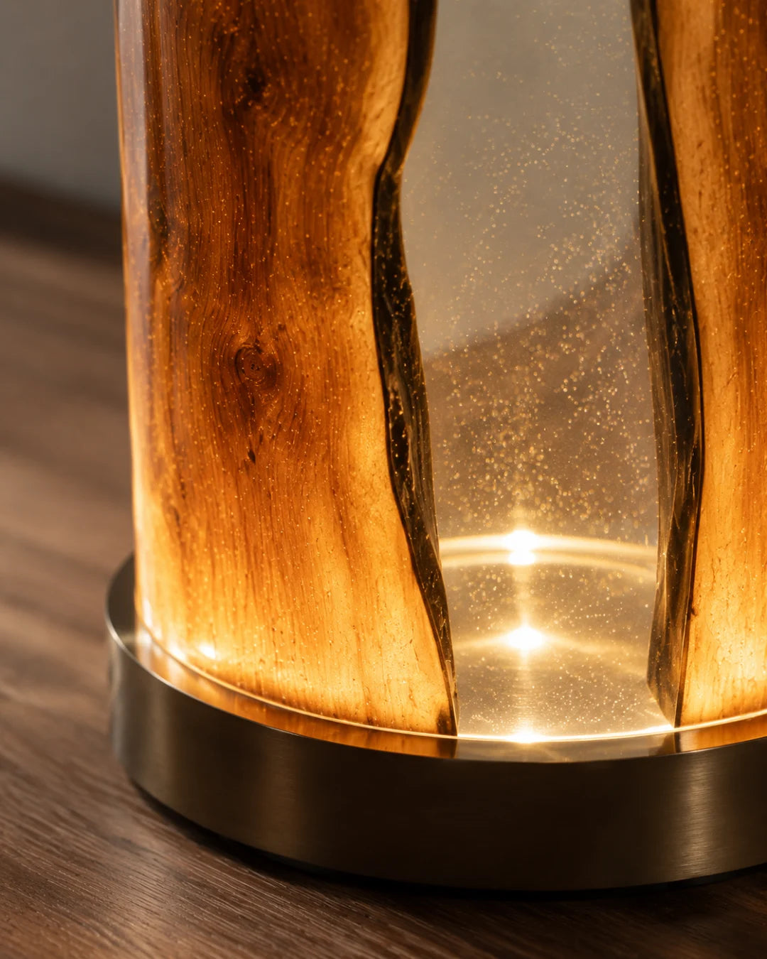 Amber Split Clear Amber Epoxy Table Lamp LP08