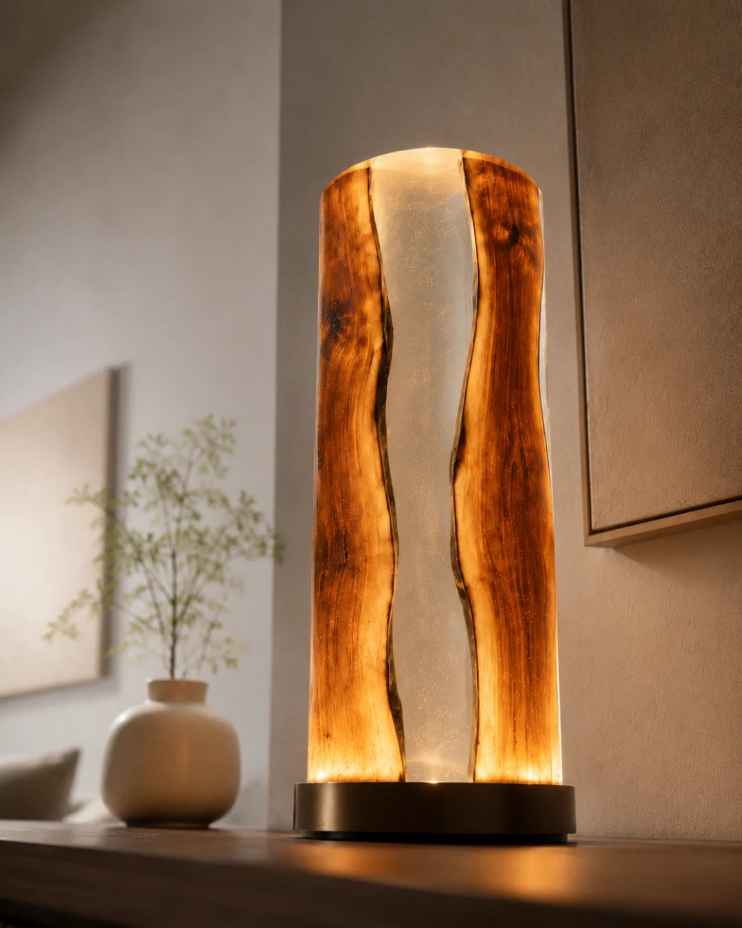 Amber Split Clear Amber Epoxy Table Lamp LP08