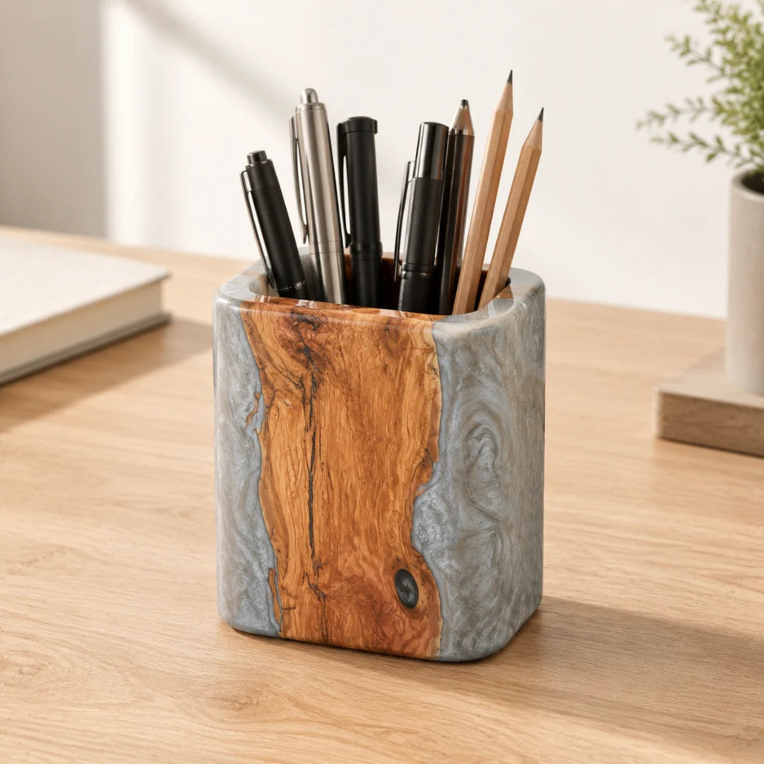 PH02 Silver Field silver gray epoxy pen holder with handcrafted resin and natural-grain detail